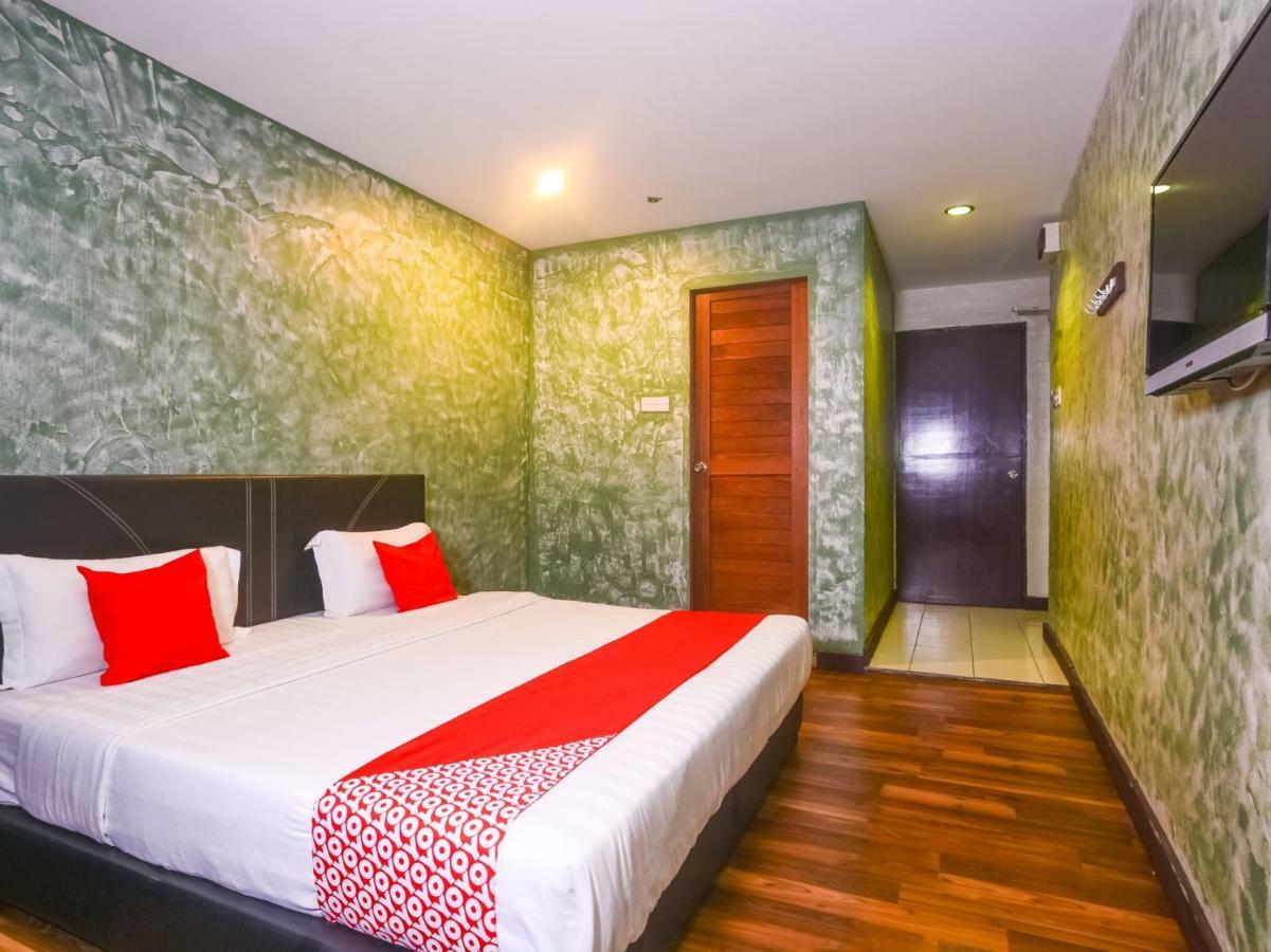 Oyo 1165 Kris Lodge Bintulu Buitenkant foto